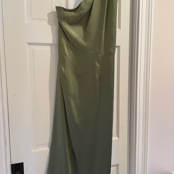 Elliatt One-Shoulder Green Cocktail Dress - Picture 2 of 2